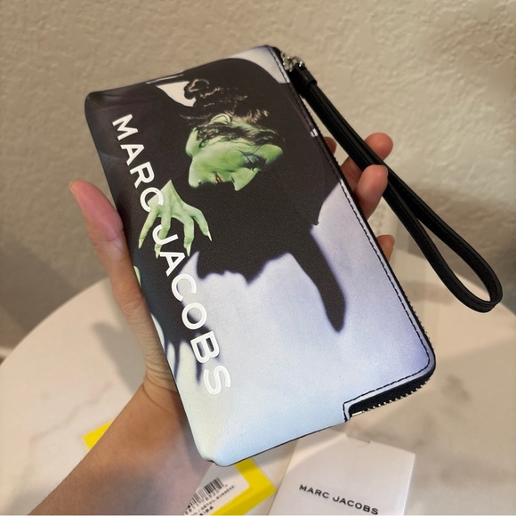 NWT Marc Jacobs x 'The Wizard of Oz' Wristlet Limited Edition - Picture 3 of 7